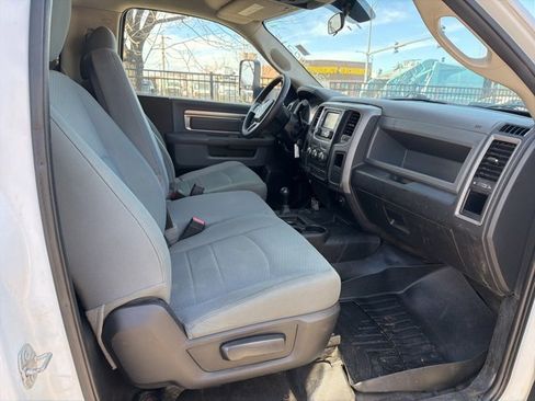 Used 2018 RAM 5500 Tradesman w/ Power & Remote Entry Group image 12