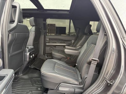 Used 2023 Ford Expedition Platinum AWD/4WD image 12