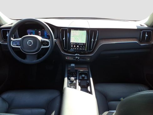 Used 2024 Volvo XC60 B5 Plus w/ Climate Package AWD/4WD image 11