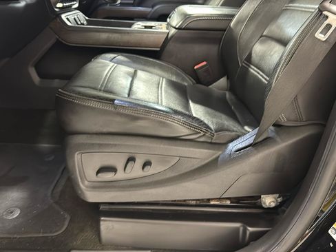 Used 2018 GMC Sierra 2500 Denali w/ Suspension Package, Off-Road AWD/4WD image 21