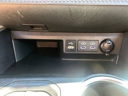 Used 2022 Toyota Highlander XLE AWD/4WD image 36