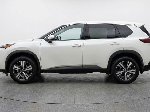 Used 2025 Nissan Rogue SV image 5