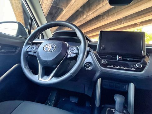 Used 2023 Toyota Corolla Cross LE AWD/4WD image 15