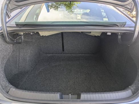 Used 2024 Volkswagen Jetta SE FWD image 15