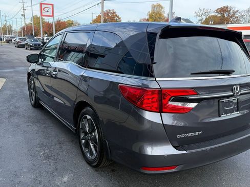 Used 2024 Honda Odyssey Elite image 5
