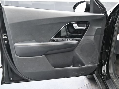 Used 2022 Kia Niro EX w/ Cold Weather Package image 37