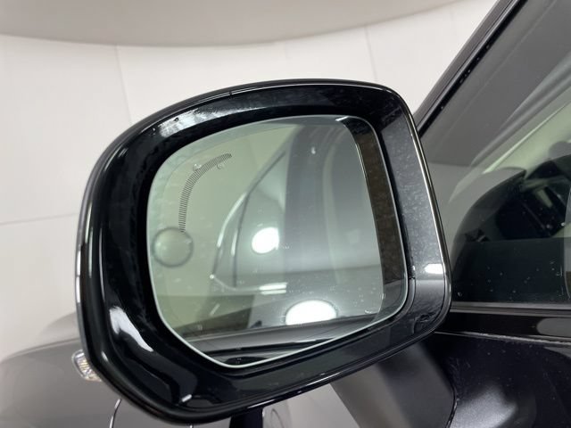 Certified 2025 Volvo XC60 T8 Plus w/ Protection Package Premier AWD/4WD image 11
