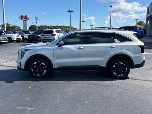 New 2026 Kia Sorento S image 6