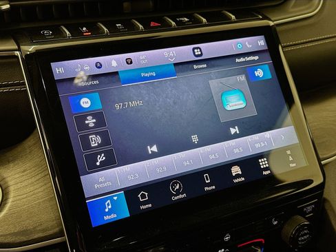 Used 2024 Jeep Grand Cherokee Limited image 21