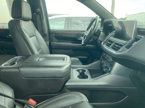 Used 2023 Chevrolet Suburban Premier AWD/4WD image 8