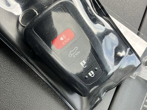 Used 2021 Toyota Highlander XSE AWD/4WD image 38