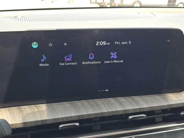 Used 2025 Kia Telluride EX w/ EX Captain's Chair Package FWD image 31