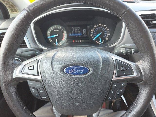 Used 2016 Ford Fusion SE w/ Equipment Group 201A FWD image 31