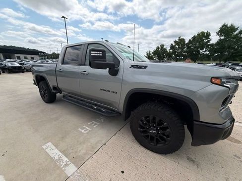 Used 2025 Chevrolet Silverado 2500 LT w/ Trail Boss Package AWD/4WD image 47