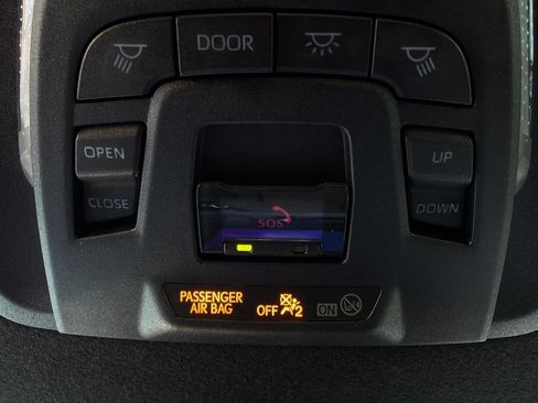 Used 2024 Toyota Corolla SE w/ SE Package FWD image 20