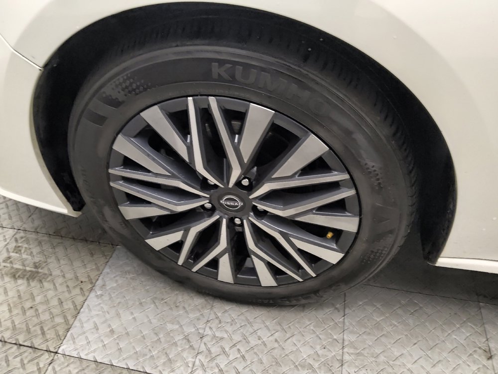 Used 2025 Nissan Altima 2.5 SV FWD image 31