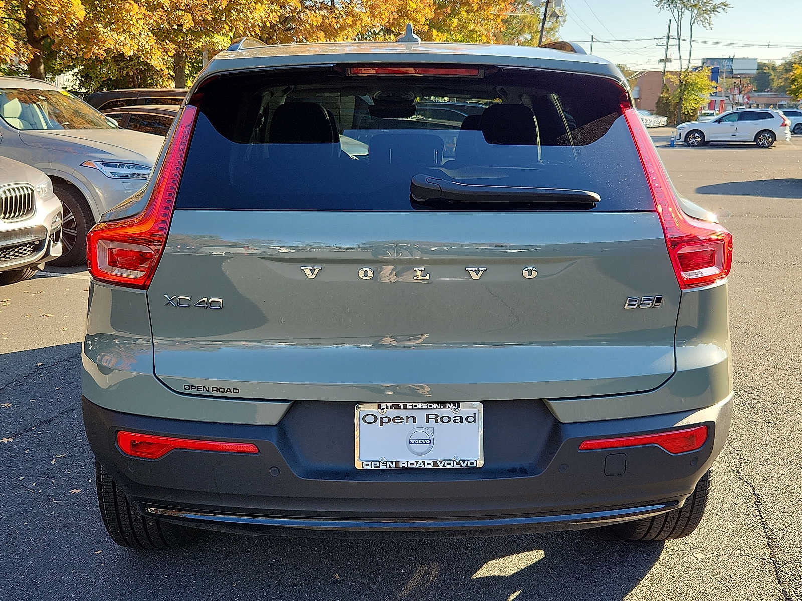 Certified 2024 Volvo XC40 B5 Plus w/ Protection Package Premier AWD/4WD image 5