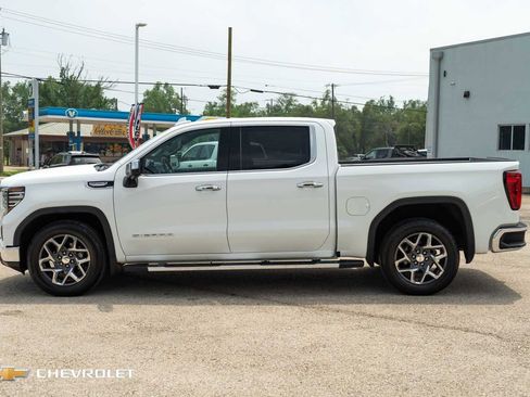 Used 2022 GMC Sierra 1500 SLT RWD image 10