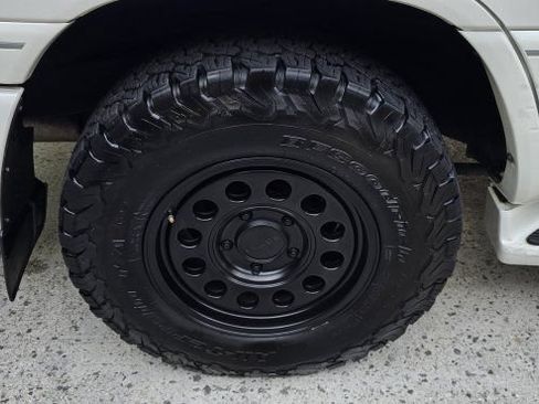 Used 2003 Lexus LX 470 4WD image 11