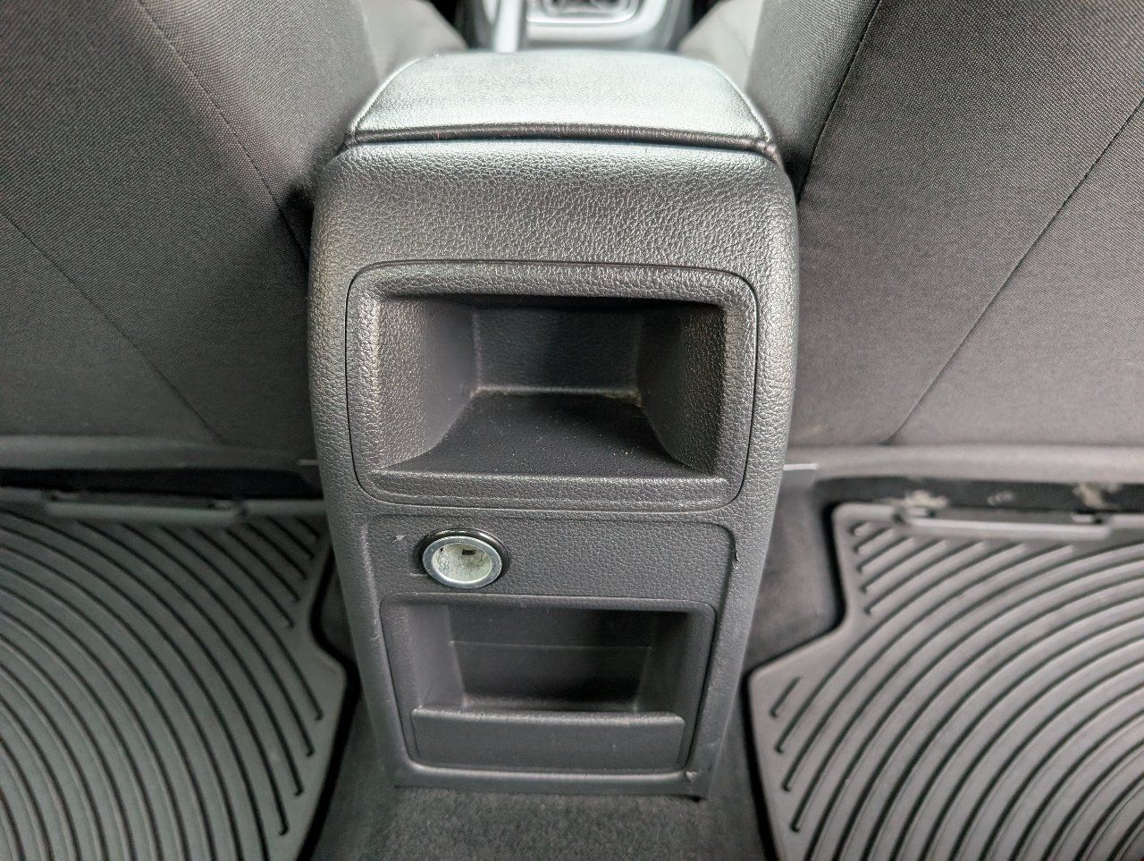 Used 2015 Volkswagen Jetta SE FWD image 7