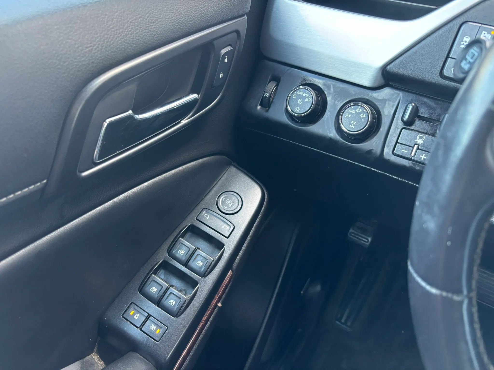 Used 2016 GMC Yukon SLE w/ HD Trailering Package AWD/4WD image 16