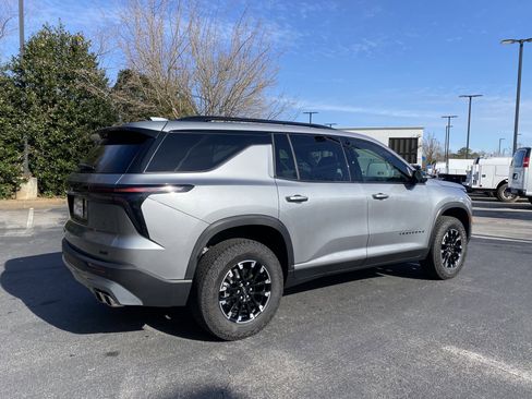 Used 2026 Chevrolet Traverse Z71 w/ Driver Confidence Package image 9