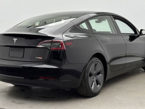 Used 2023 Tesla Model 3 Standard Range image 7
