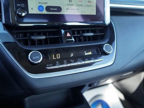 Used 2025 Toyota Corolla LE image 20