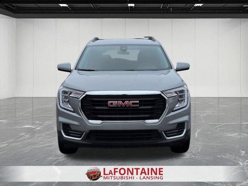 Used 2024 GMC Terrain SLE w/ Driver Convenience Package AWD/4WD image 8