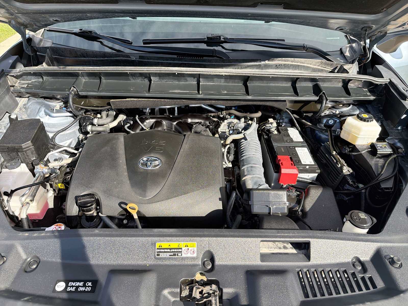 Used 2020 Toyota Highlander XLE AWD/4WD image 11