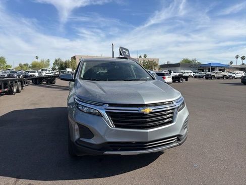 Used 2024 Chevrolet Equinox LT image 3