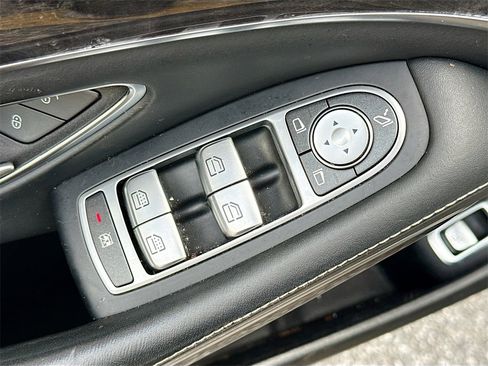 Used 2019 Mercedes-Benz S 560 Sedan w/ AMG Line Exterior image 15