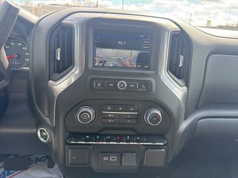 Used 2025 Chevrolet Silverado 1500 Custom image 18