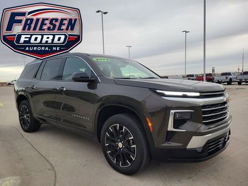 Used 2024 Chevrolet Traverse RS AWD/4WD image 3