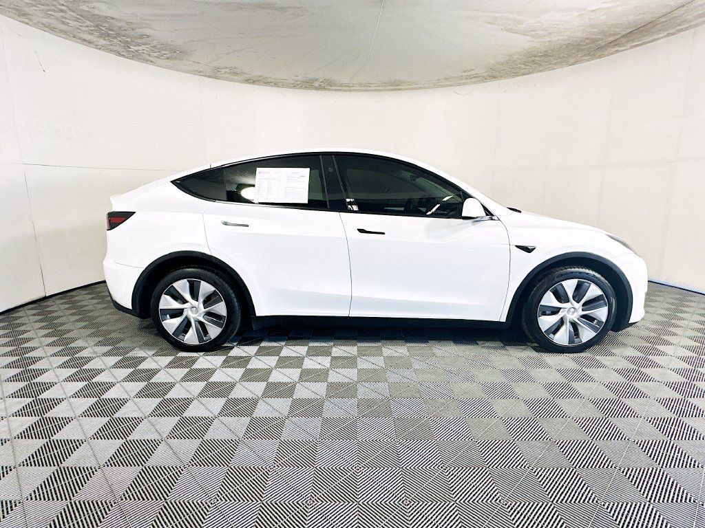 Used 2024 Tesla Model Y Long Range AWD/4WD image 1