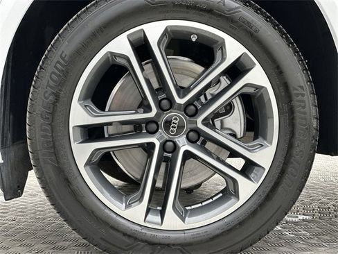 Certified 2025 Audi Q5 2.0T Premium w/ Convenience Package image 10
