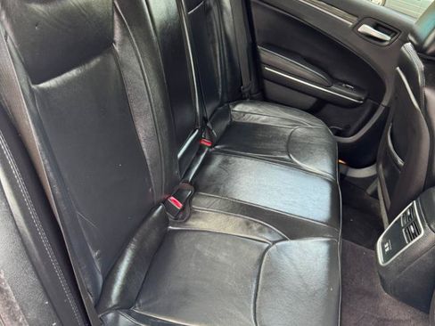 Used 2017 Chrysler 300 Limited RWD image 15
