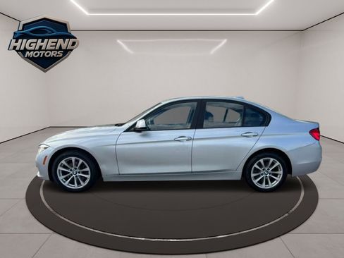 Used 2018 BMW 320i xDrive Sedan w/ Convenience Package image 3