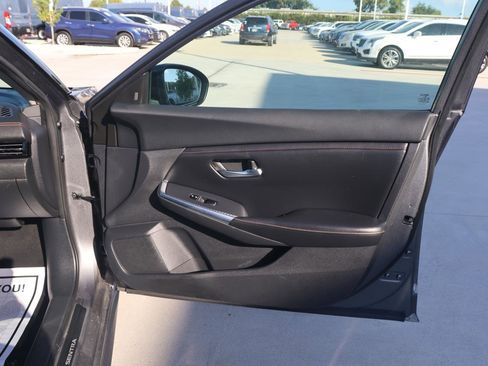 Used 2020 Nissan Sentra SR image 13