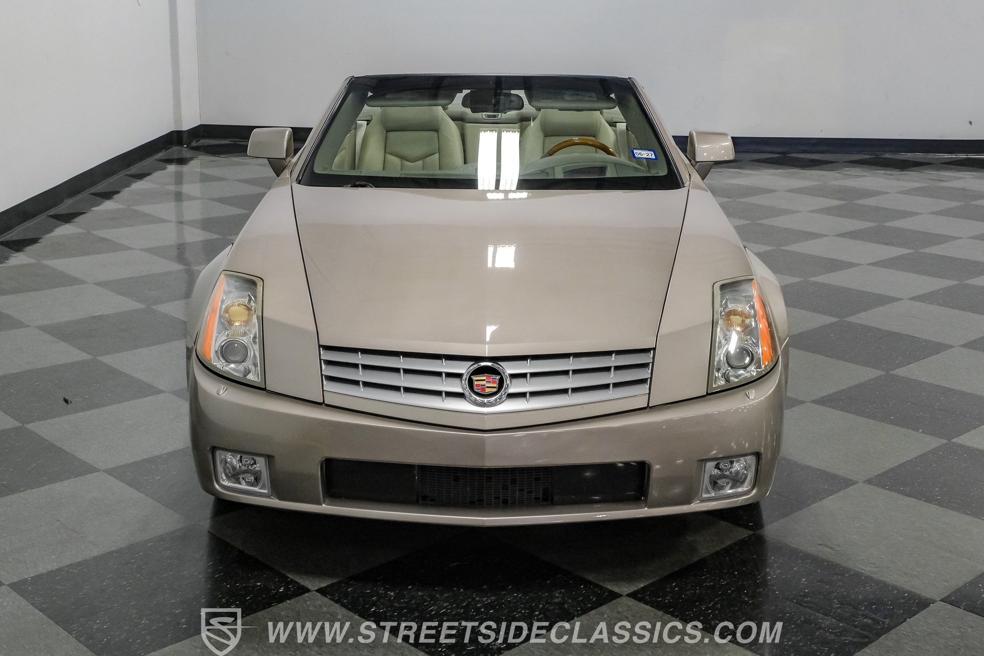 Used 2005 Cadillac XLR RWD image 33