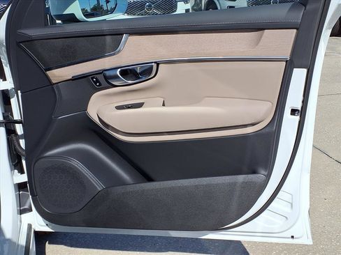 New 2026 Volvo XC90 T8 Core w/ Protection Package Premier image 13