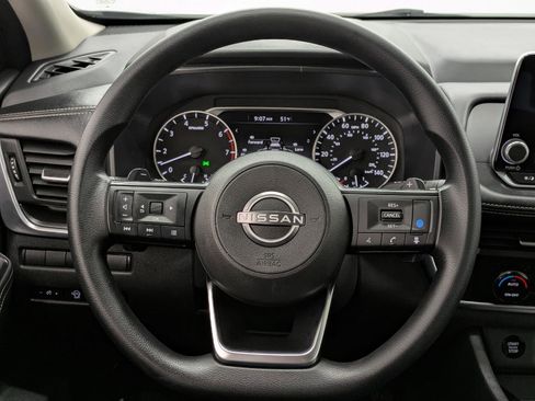 Used 2024 Nissan Rogue SV image 27