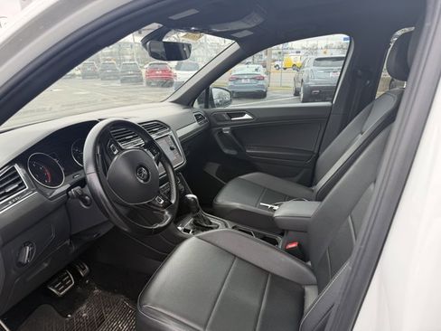 Used 2021 Volkswagen Tiguan SE R-Line image 5