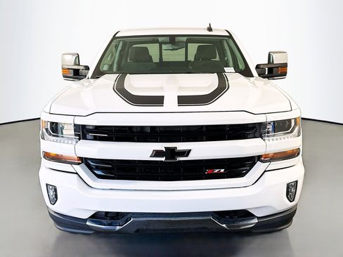 Used 2018 Chevrolet Silverado 1500 LT image 2