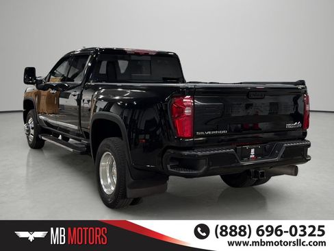 Used 2024 Chevrolet Silverado 3500 High Country w/ High Country Premium Package AWD/4WD image 3
