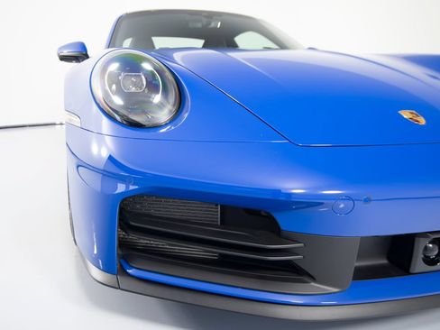 Certified 2025 Porsche 911 Carrera RWD image 45
