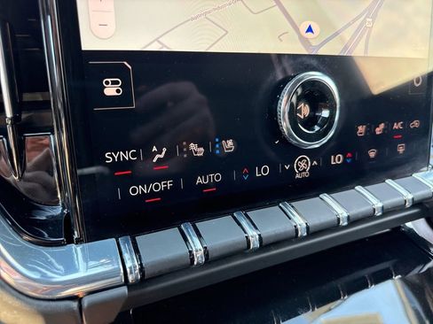 Used 2025 GMC Yukon XL Denali w/ Sun & Power Step Package image 24