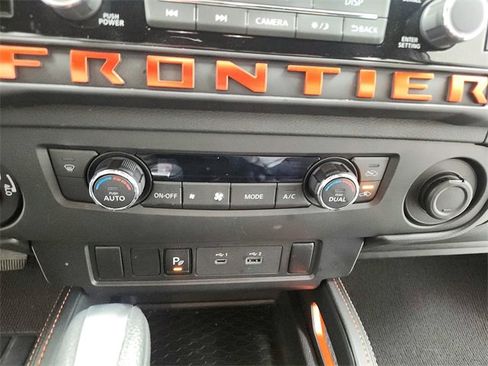 Used 2025 Nissan Frontier PRO-4X image 29