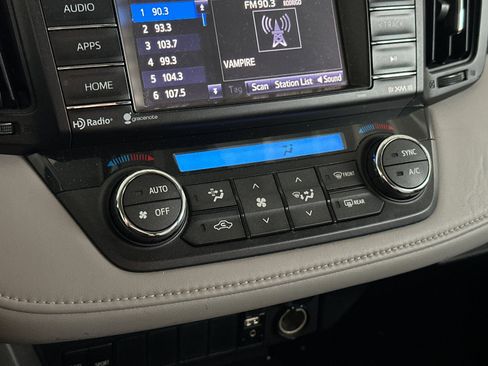 Used 2016 Toyota RAV4 XLE image 19