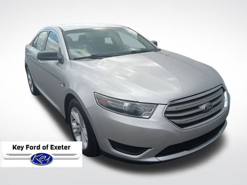 Used 2016 Ford Taurus SE FWD image 2